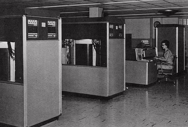 IBM 305 RAMAC.
